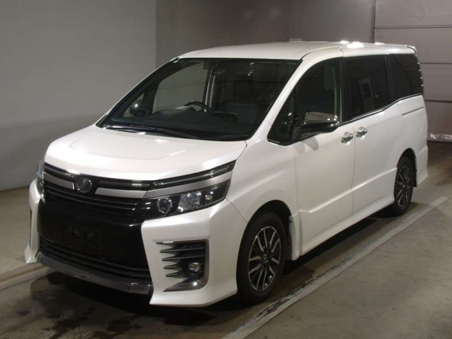 TOYOTA VOXY 2016