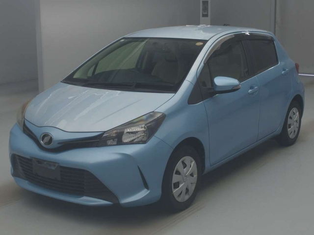 TOYOTA VITZ 2015