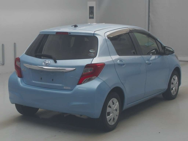 TOYOTA VITZ 2015