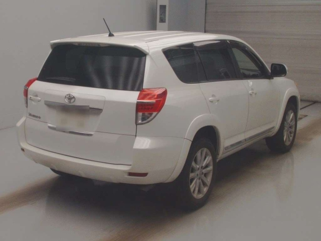 TOYOTA VANGUARD 2011