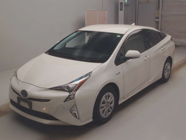 TOYOTA PRIUS 2018