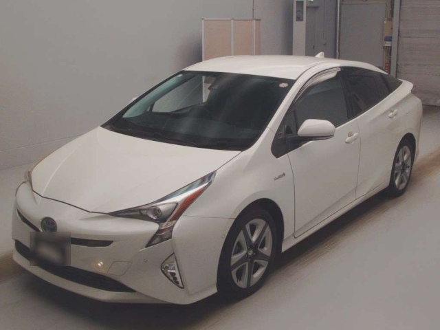 TOYOTA PRIUS 2016