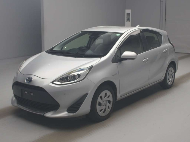 TOYOTA AQUA 2020
