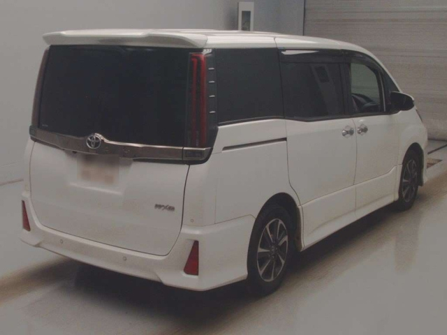 TOYOTA NOAH 2020