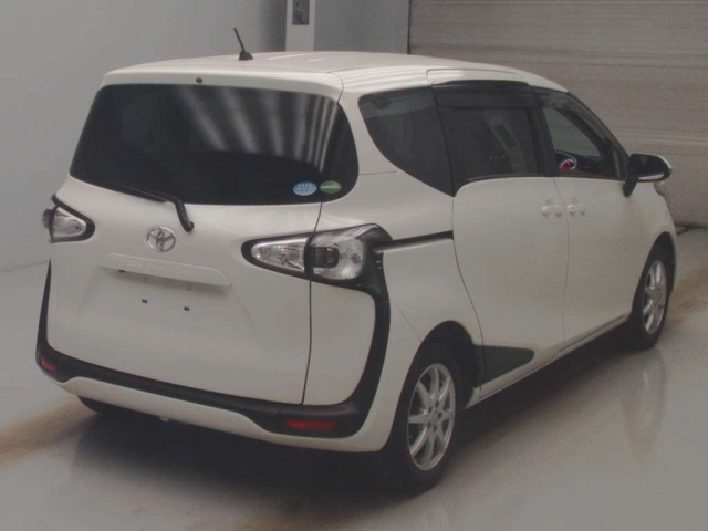 TOYOTA SIENTA 2016