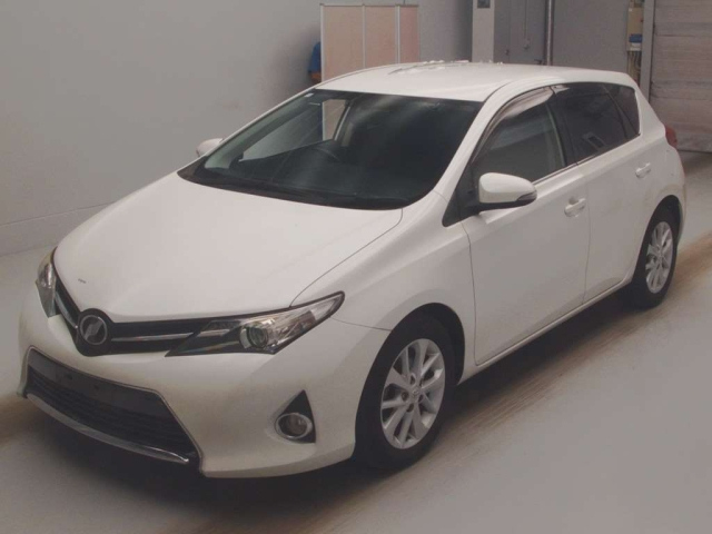 TOYOTA AURIS 2012