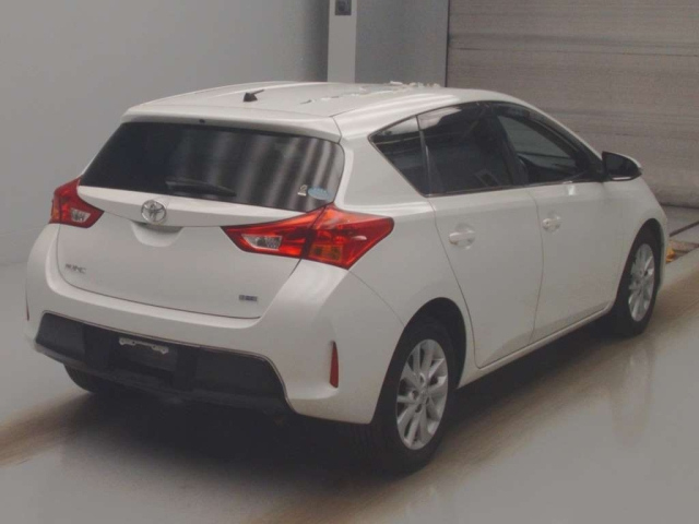 TOYOTA AURIS 2012
