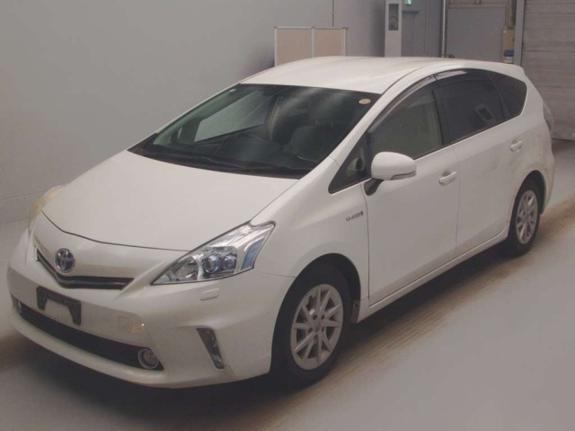 TOYOTA PRIUS ALPHA 2012