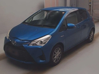 TOYOTA VITZ 2017