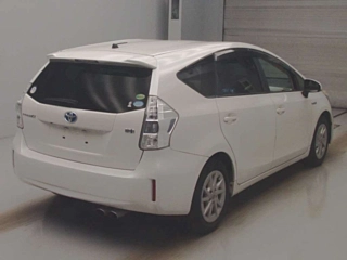 TOYOTA PRIUS ALPHA 2012