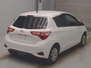 TOYOTA VITZ 2018