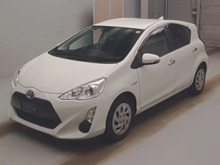 TOYOTA AQUA 2016