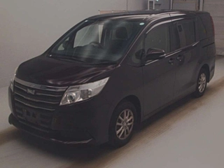 TOYOTA NOAH 2014