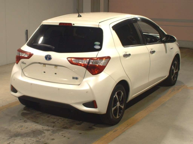 TOYOTA VITZ 2018
