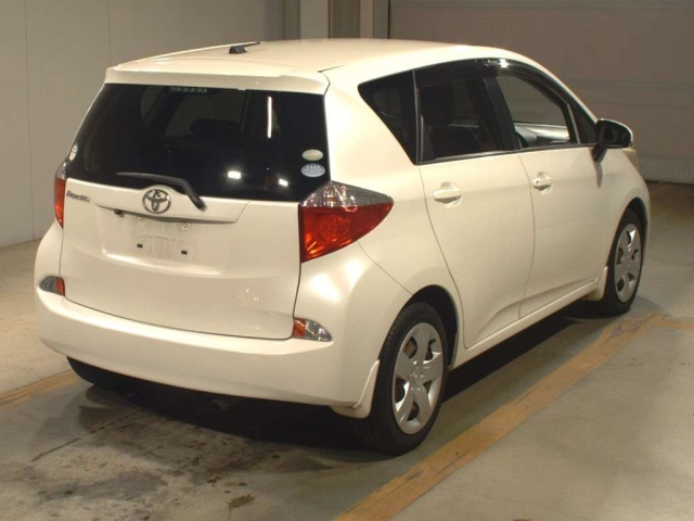 TOYOTA RACTIS 2011