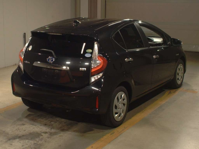 TOYOTA AQUA 2019