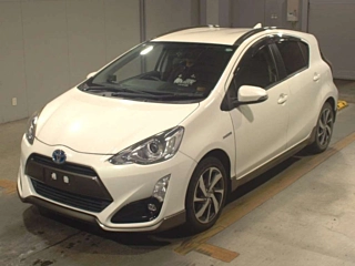 TOYOTA AQUA 2015