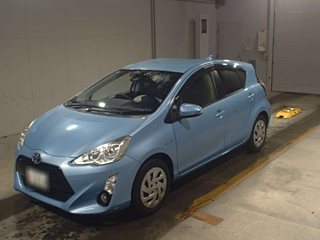 TOYOTA AQUA 2016
