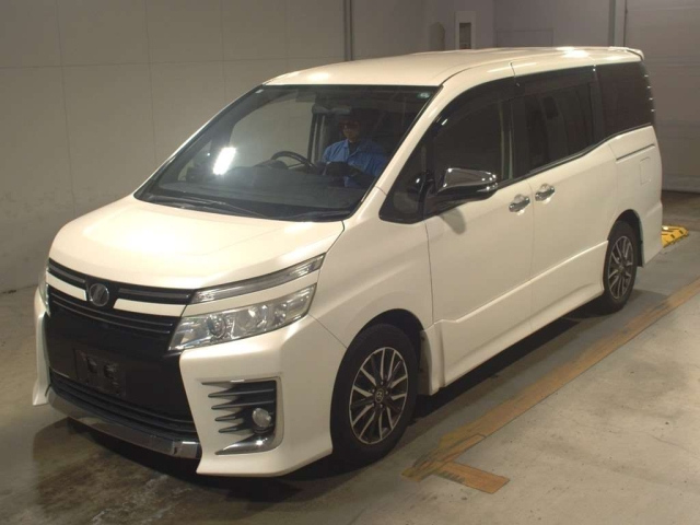 TOYOTA VOXY 2015