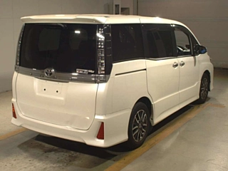 TOYOTA VOXY 2015