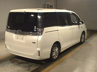TOYOTA VOXY 2018
