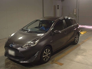 TOYOTA AQUA 2017
