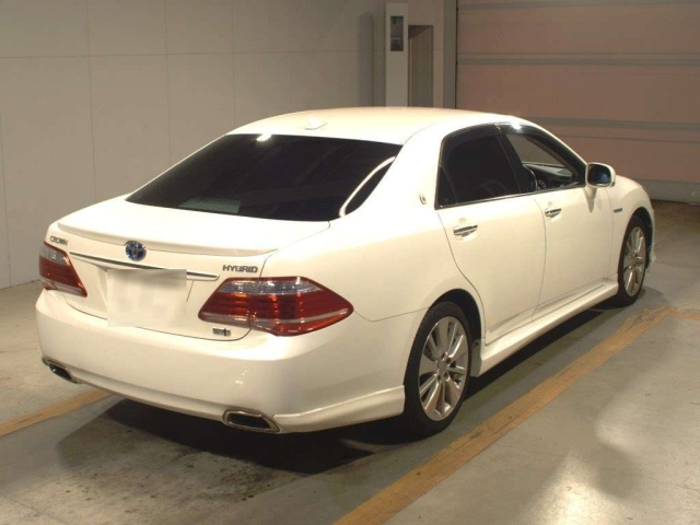 TOYOTA CROWN 2010