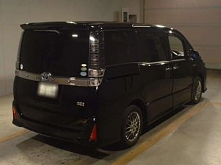 TOYOTA VOXY 2018