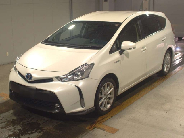 TOYOTA PRIUS ALPHA 2016