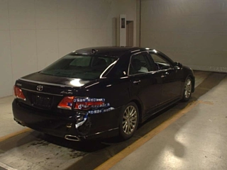 TOYOTA CROWN 2010
