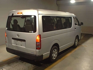 TOYOTA HIACE 2011