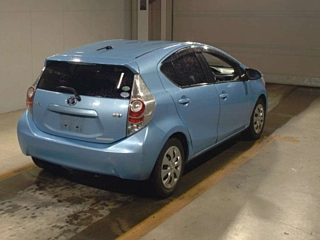 TOYOTA AQUA 2015