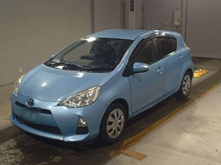 TOYOTA AQUA 2015