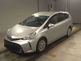 TOYOTA PRIUS ALPHA 2015