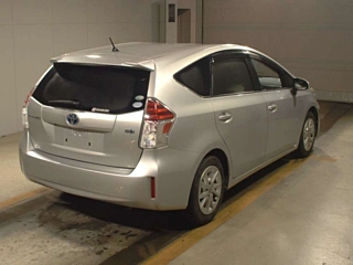 TOYOTA PRIUS ALPHA 2015