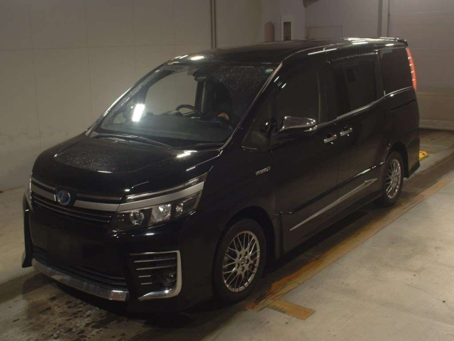 TOYOTA VOXY 2017