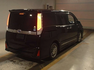 TOYOTA VOXY 2017