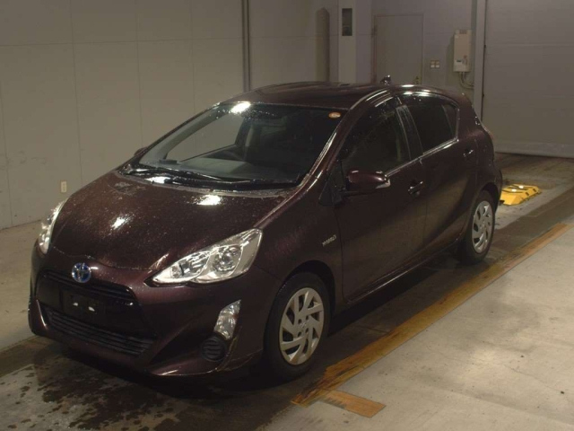TOYOTA AQUA 2015