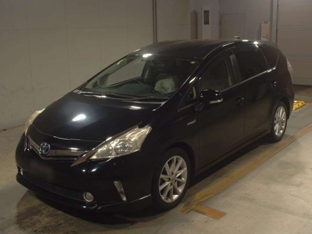 TOYOTA PRIUS ALPHA 2012