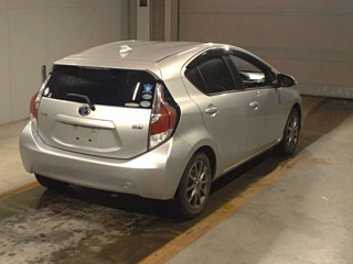 TOYOTA AQUA 2016