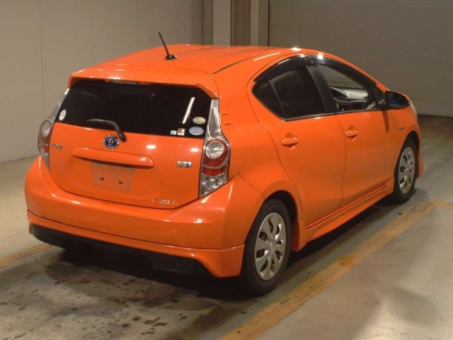 TOYOTA AQUA 2012