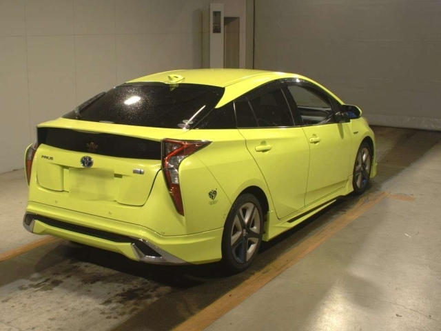 TOYOTA PRIUS 2017