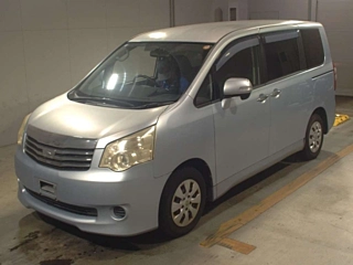 TOYOTA NOAH 2011