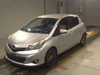 TOYOTA VITZ 2011
