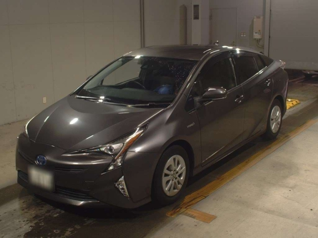 TOYOTA PRIUS 2016