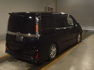 TOYOTA VOXY 2014