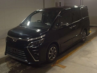 TOYOTA VOXY 2018