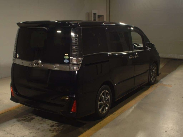 TOYOTA VOXY 2018