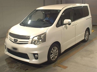 TOYOTA NOAH 2012
