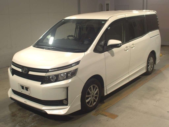 TOYOTA VOXY 2016